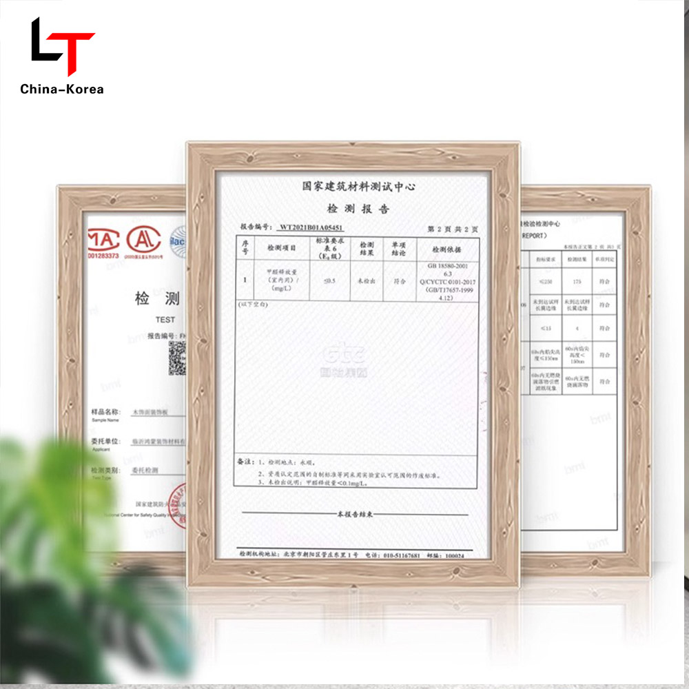 1220×2440mm 실내 벽 클래딩을 위한 환경 친화적인 PVC 목제 베니어 곡물 장식적인 벽면 방수 긁힘 방지 설치가 용이함